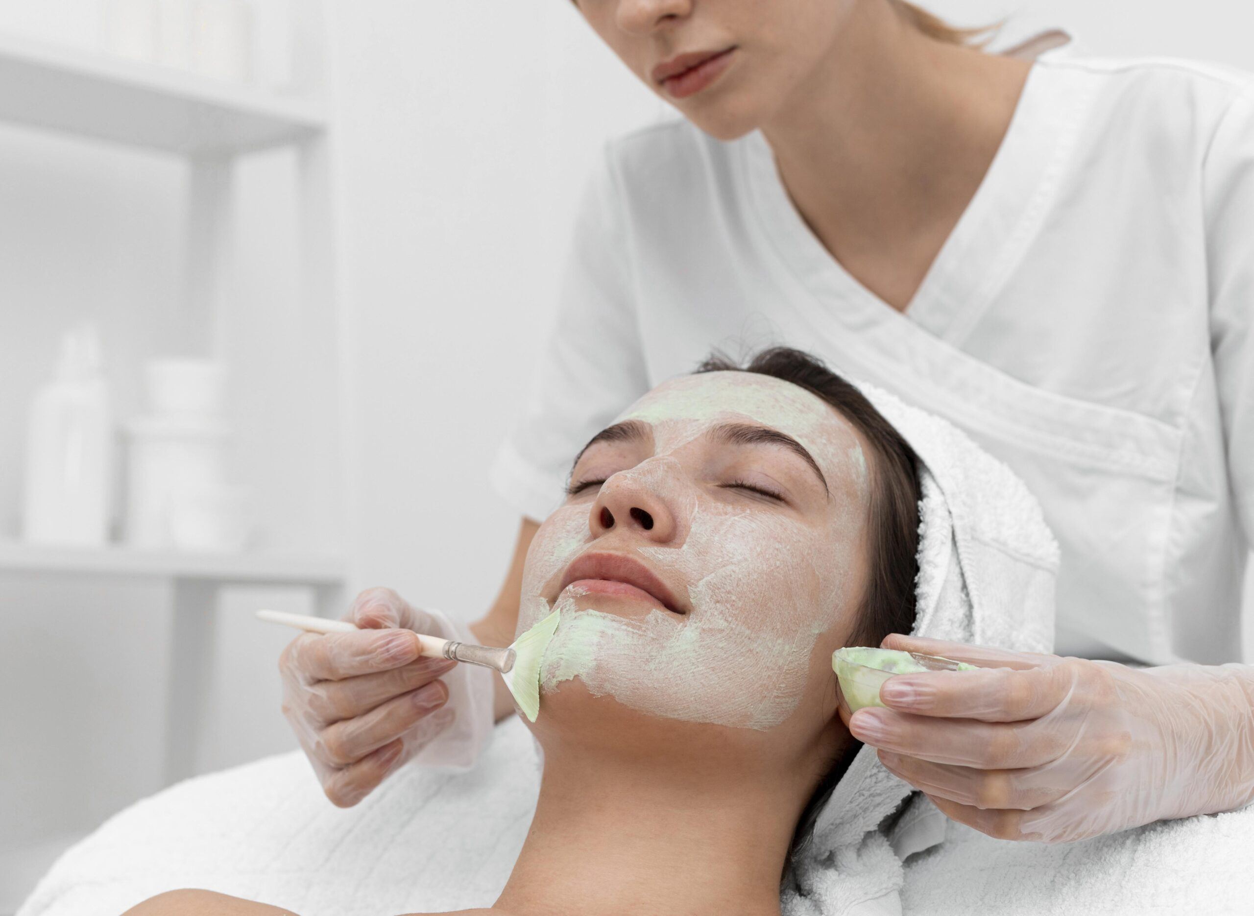 Radiant Skin Awaits at Lirvexo Beauty Salon